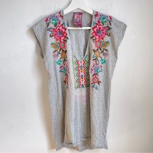 Johnny Was gray Embroidered Tank Top Size S